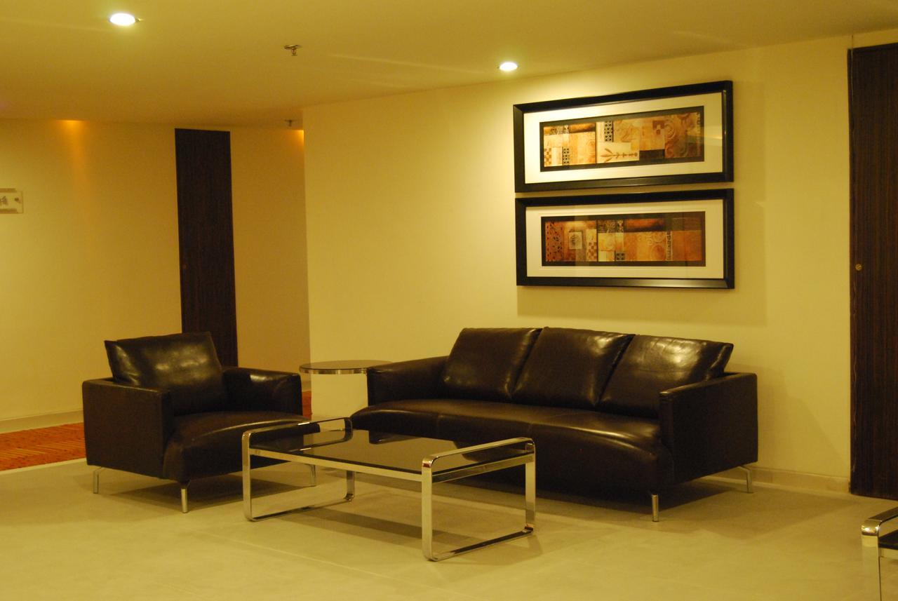Royal Park Kakinada Hotel Exterior foto