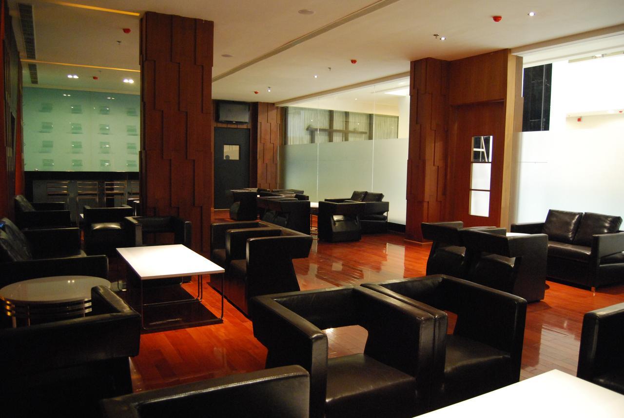 Royal Park Kakinada Hotel Exterior foto