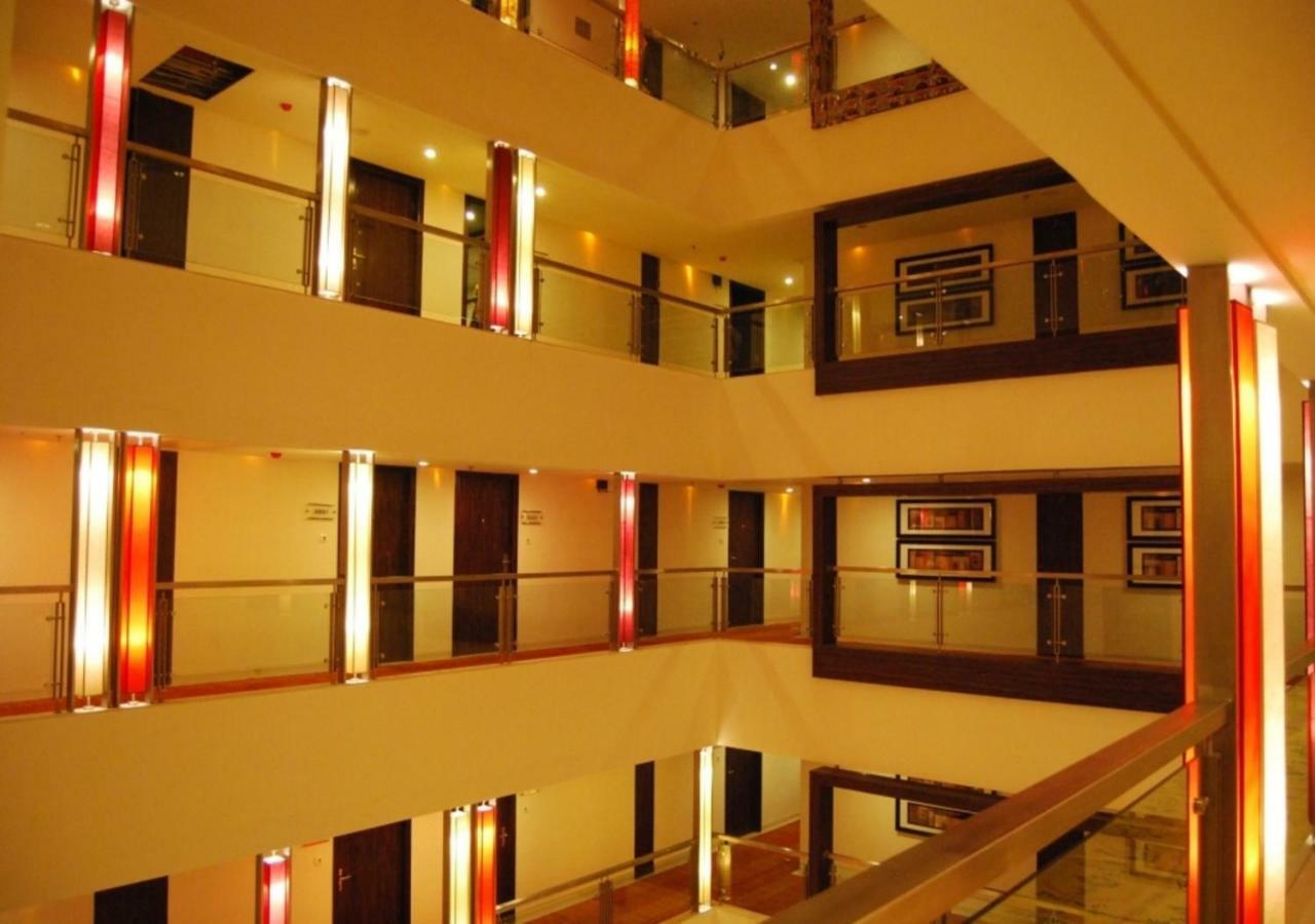Royal Park Kakinada Hotel Exterior foto