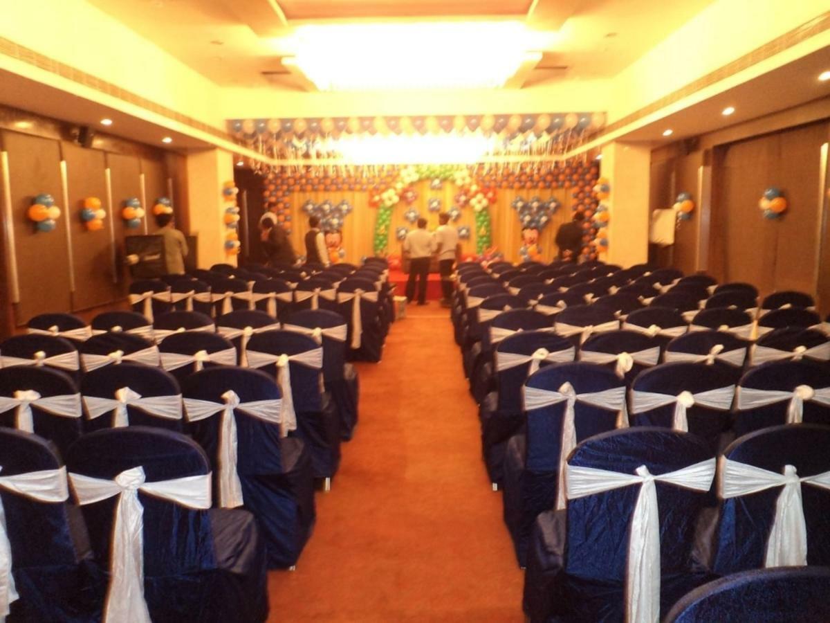 Royal Park Kakinada Hotel Exterior foto